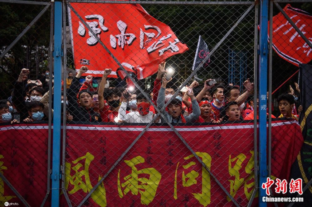 据意大利天空体育报道，国米在罗扎诺地区建设新球场的项目进入了征集球迷意见阶段。